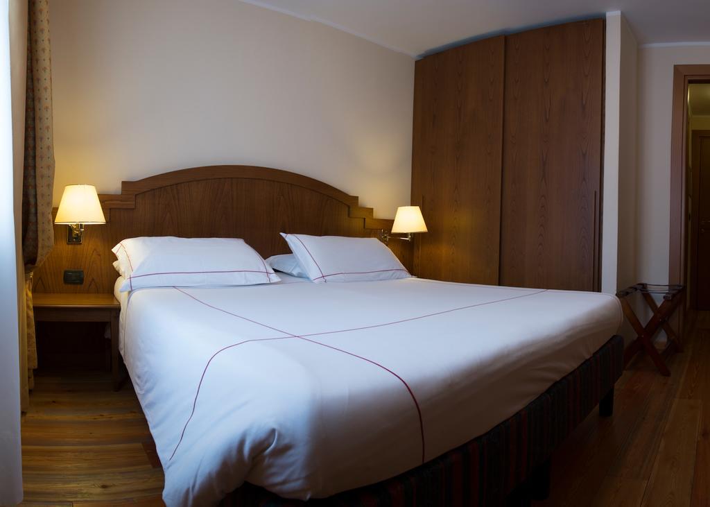 Cresta Et Duc Hotel Courmayeur Exterior photo