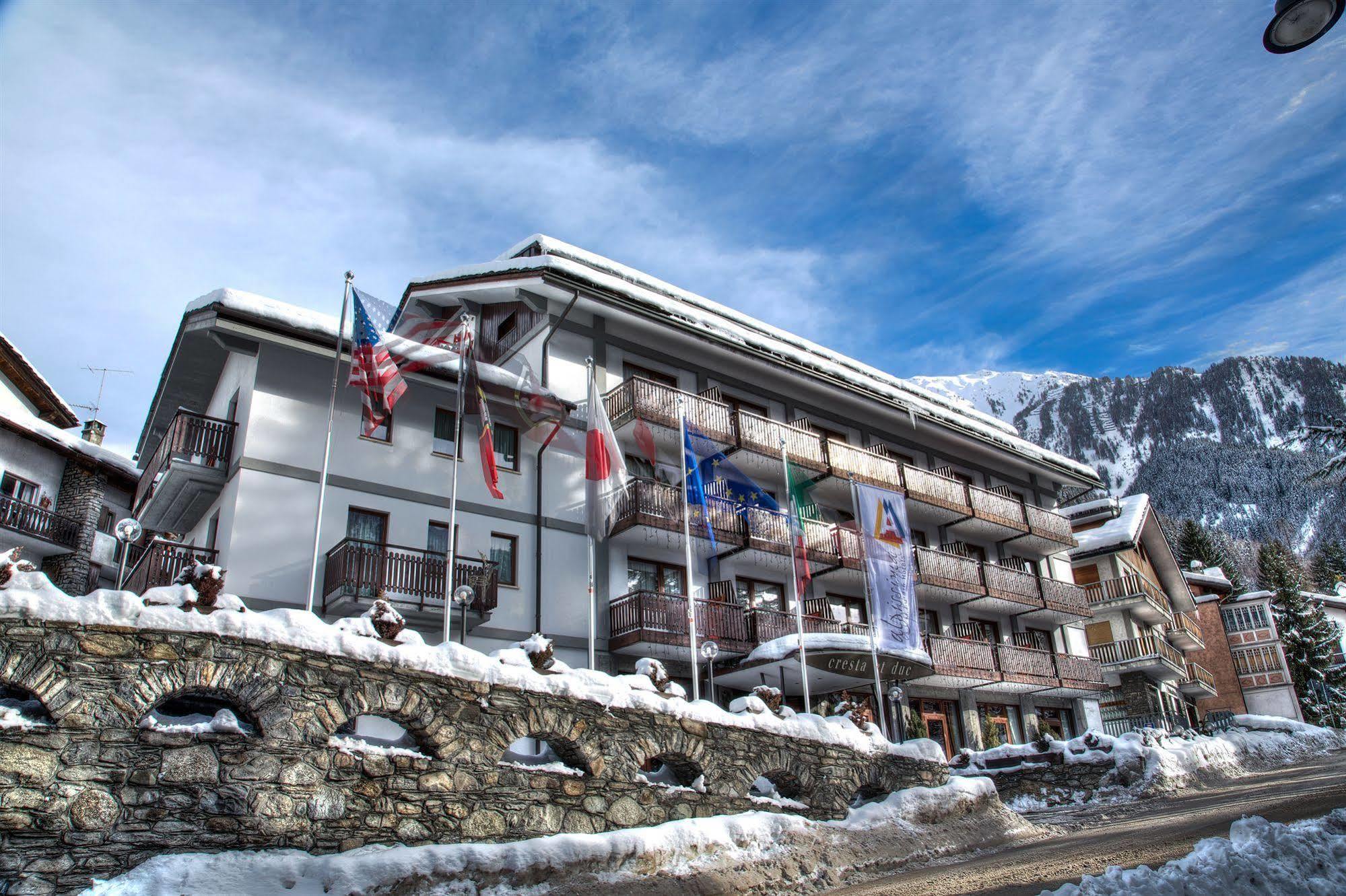 Cresta Et Duc Hotel Courmayeur Exterior photo